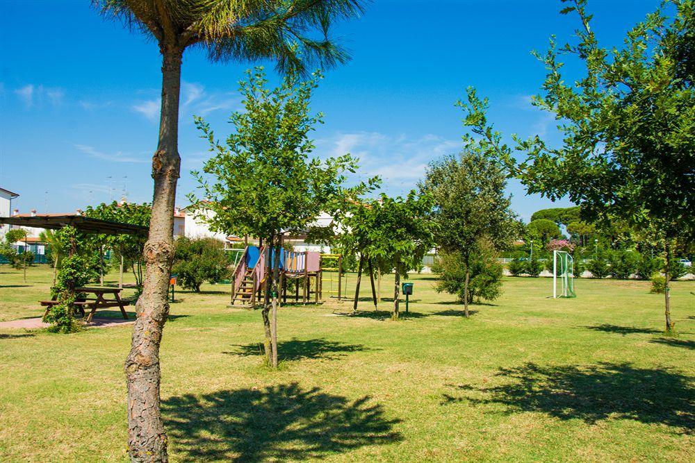 Aparthotel Costa Paradiso Lido Adriano Eksteriør billede