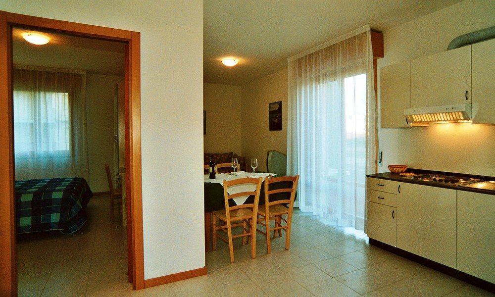 Aparthotel Costa Paradiso Lido Adriano Eksteriør billede