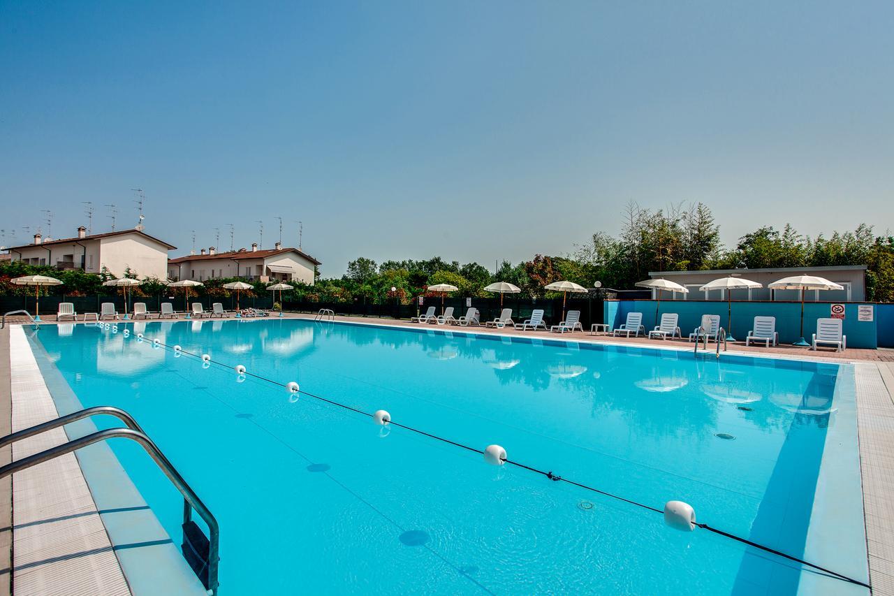 Aparthotel Costa Paradiso Lido Adriano Eksteriør billede