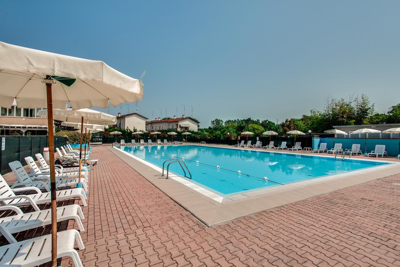 Aparthotel Costa Paradiso Lido Adriano Eksteriør billede