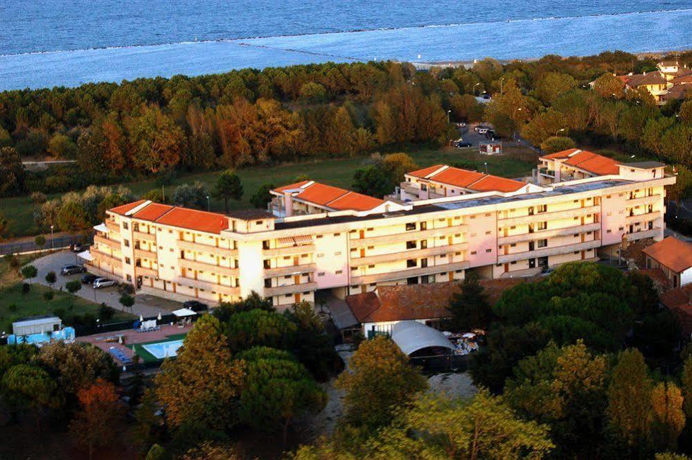 Aparthotel Costa Paradiso Lido Adriano Eksteriør billede