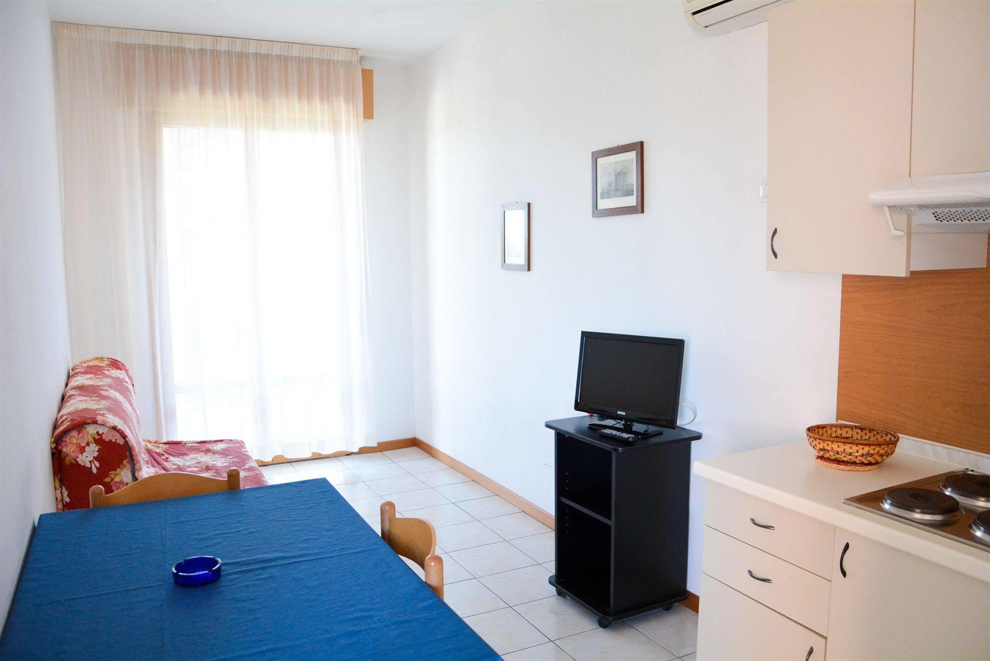 Aparthotel Costa Paradiso Lido Adriano Eksteriør billede