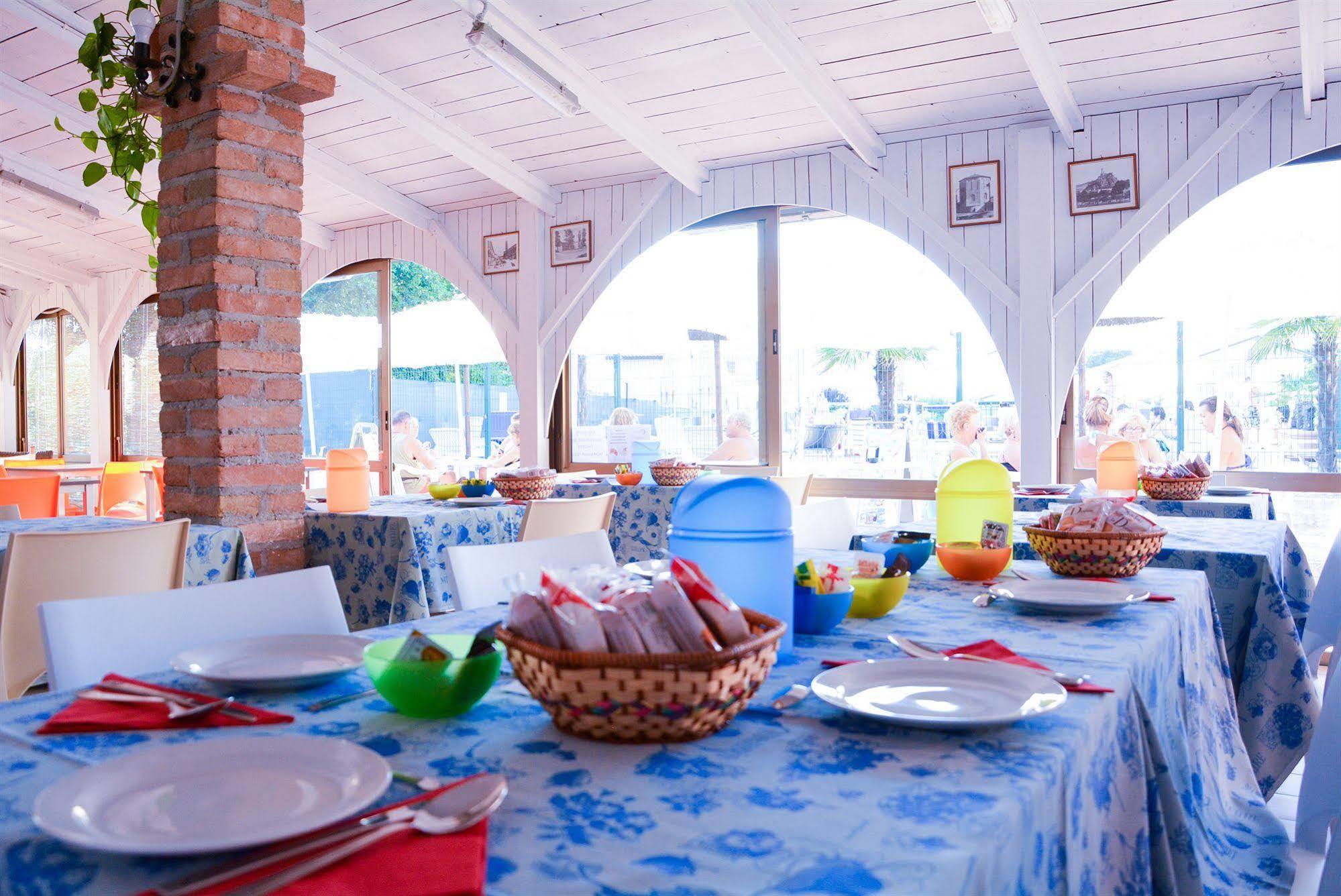 Aparthotel Costa Paradiso Lido Adriano Eksteriør billede
