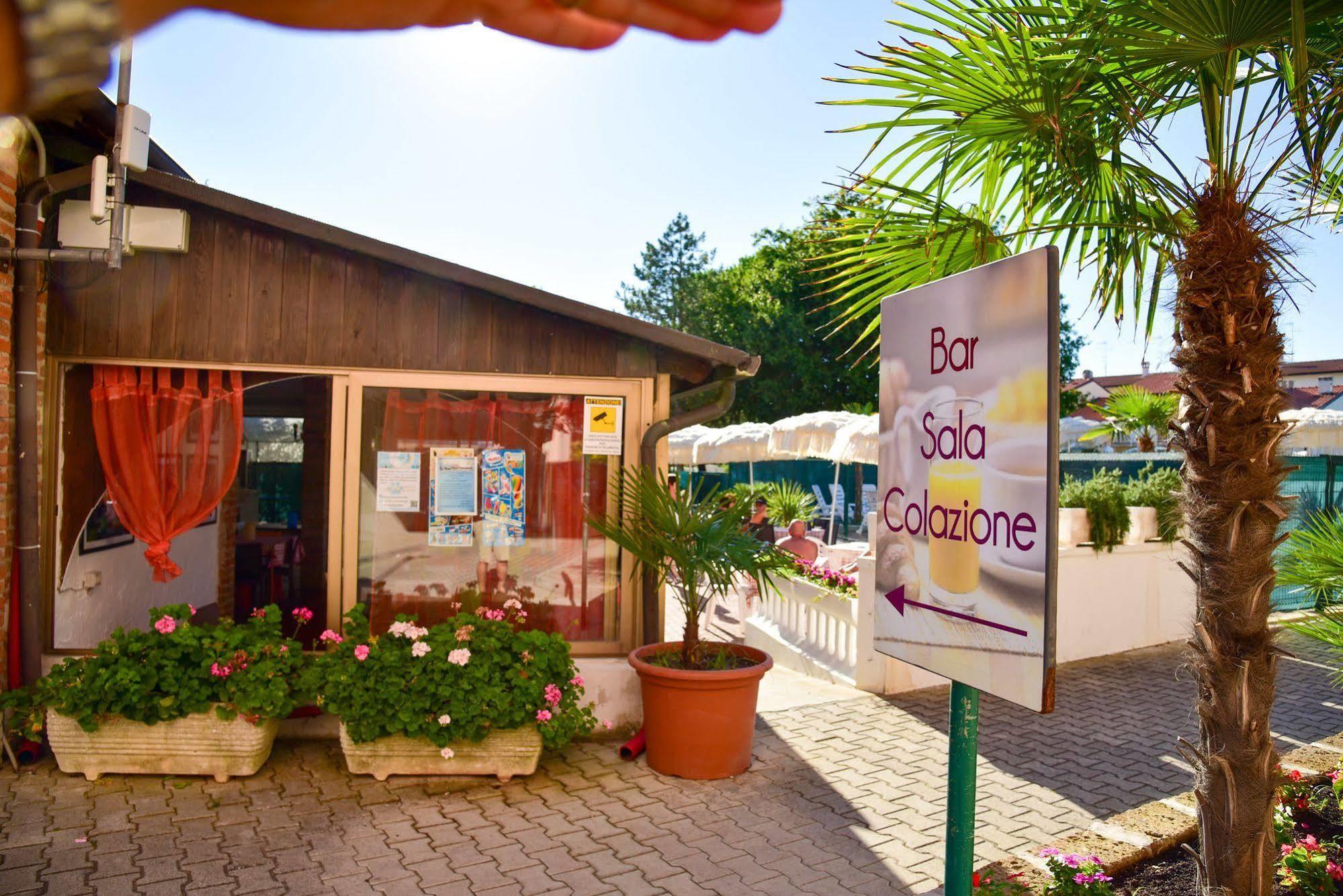 Aparthotel Costa Paradiso Lido Adriano Eksteriør billede