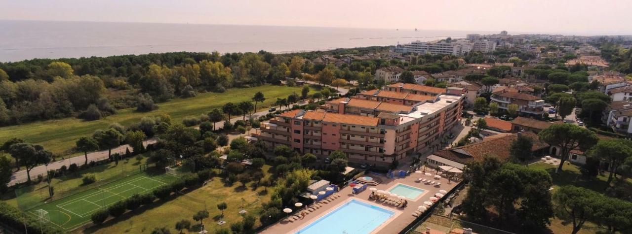 Aparthotel Costa Paradiso Lido Adriano Eksteriør billede