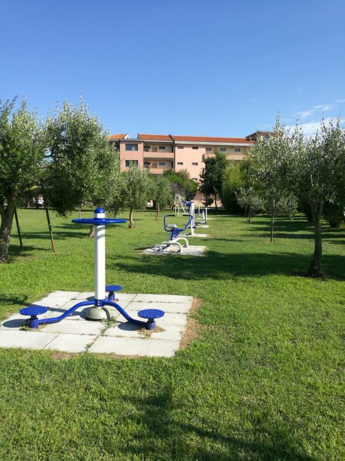 Aparthotel Costa Paradiso Lido Adriano Eksteriør billede