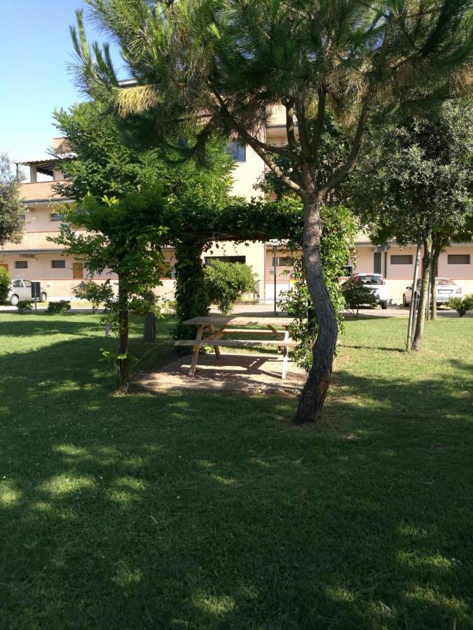 Aparthotel Costa Paradiso Lido Adriano Eksteriør billede